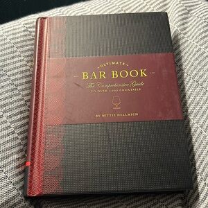 Ultimate Bar Book - The Comprehensive Guide to over 1,000 Cocktails